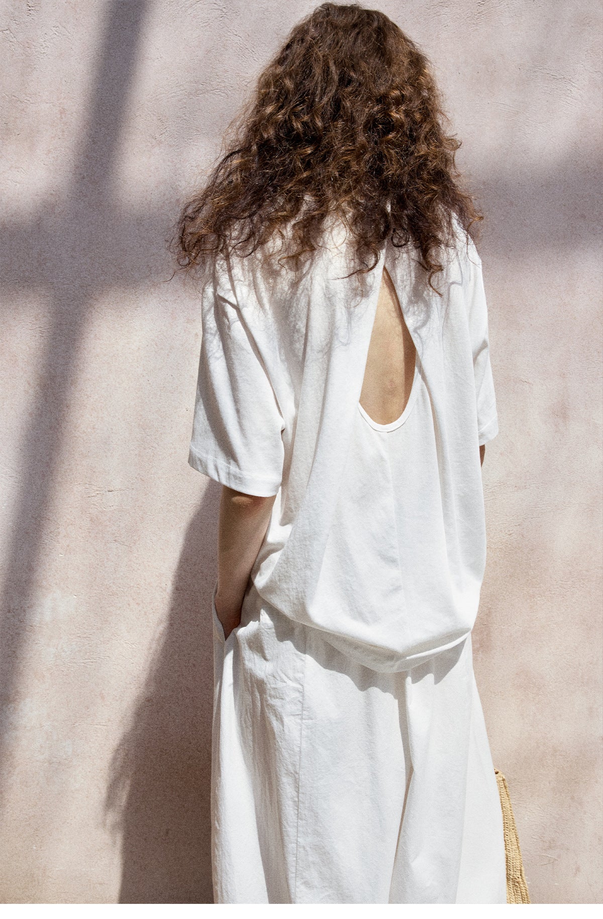 Cotton blend relaxed fit cutout back T-shirt | 4 color