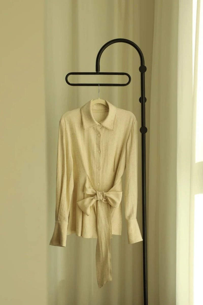 Camisa con detalles suaves y transpirables en mezcla de lino