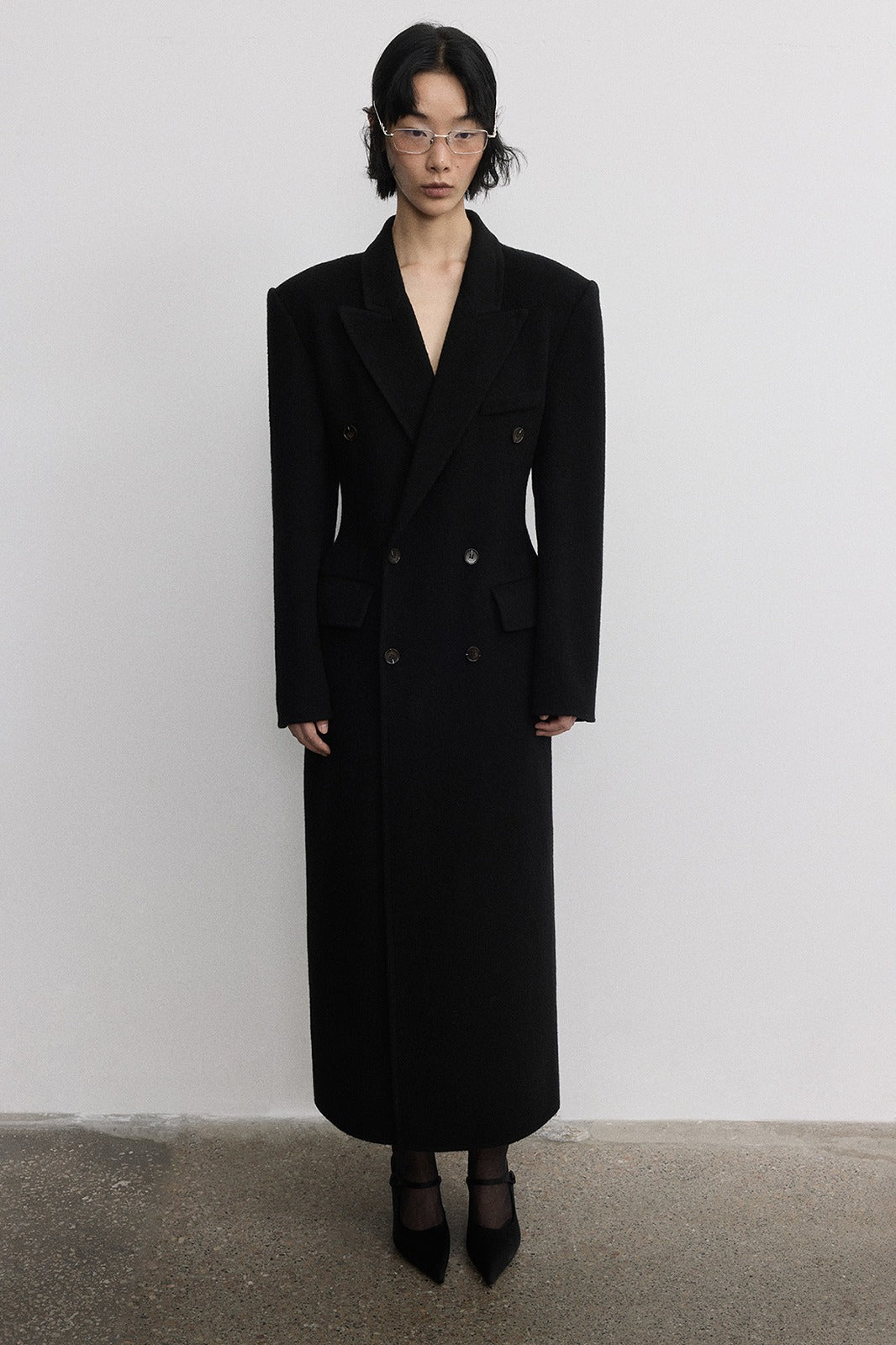 100% wool hourglass silhouette overcoat