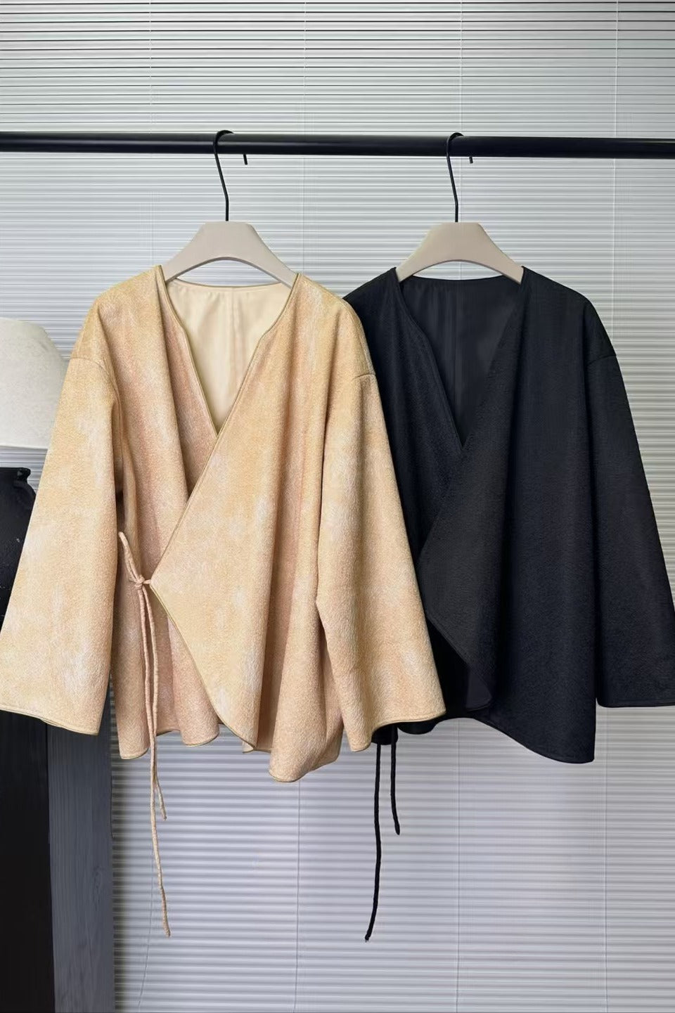 Crackle-glaze texture slant opening wrap jacket | 2 color
