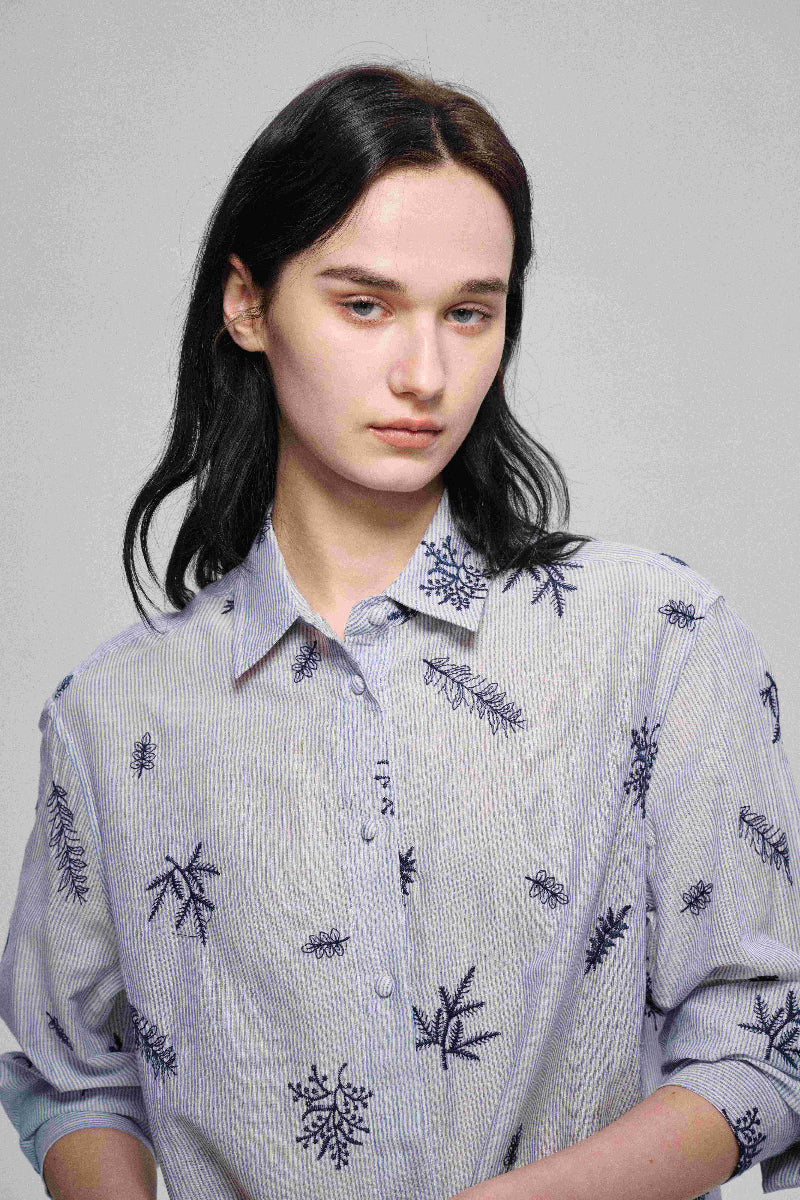 Chemise rayée brodée inspirée de la nature 100 % coton