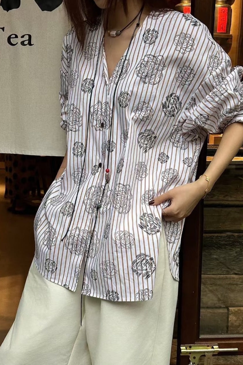 Cotton relaxed-fit V-neck rose romantic shirt