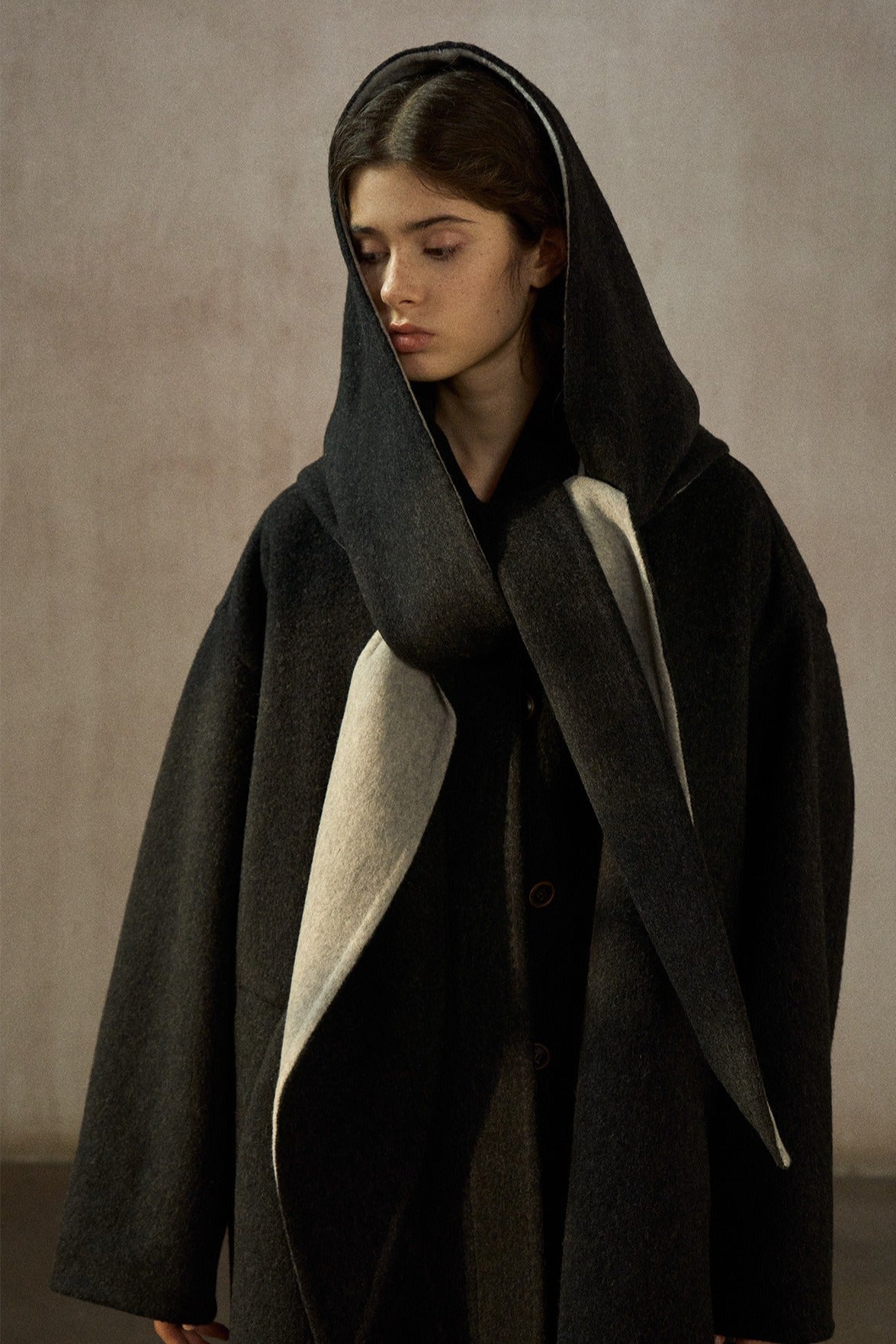100% wool loose-fit mid-length coat with a scarf hood | 2 color
