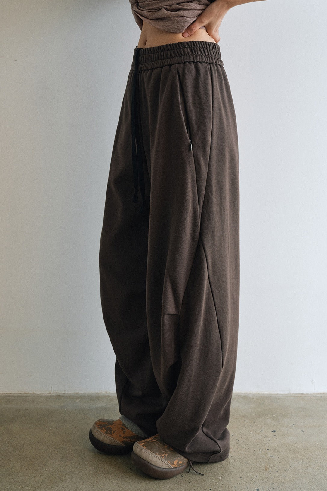 Cotton blend structured design sweatpants | 3 color