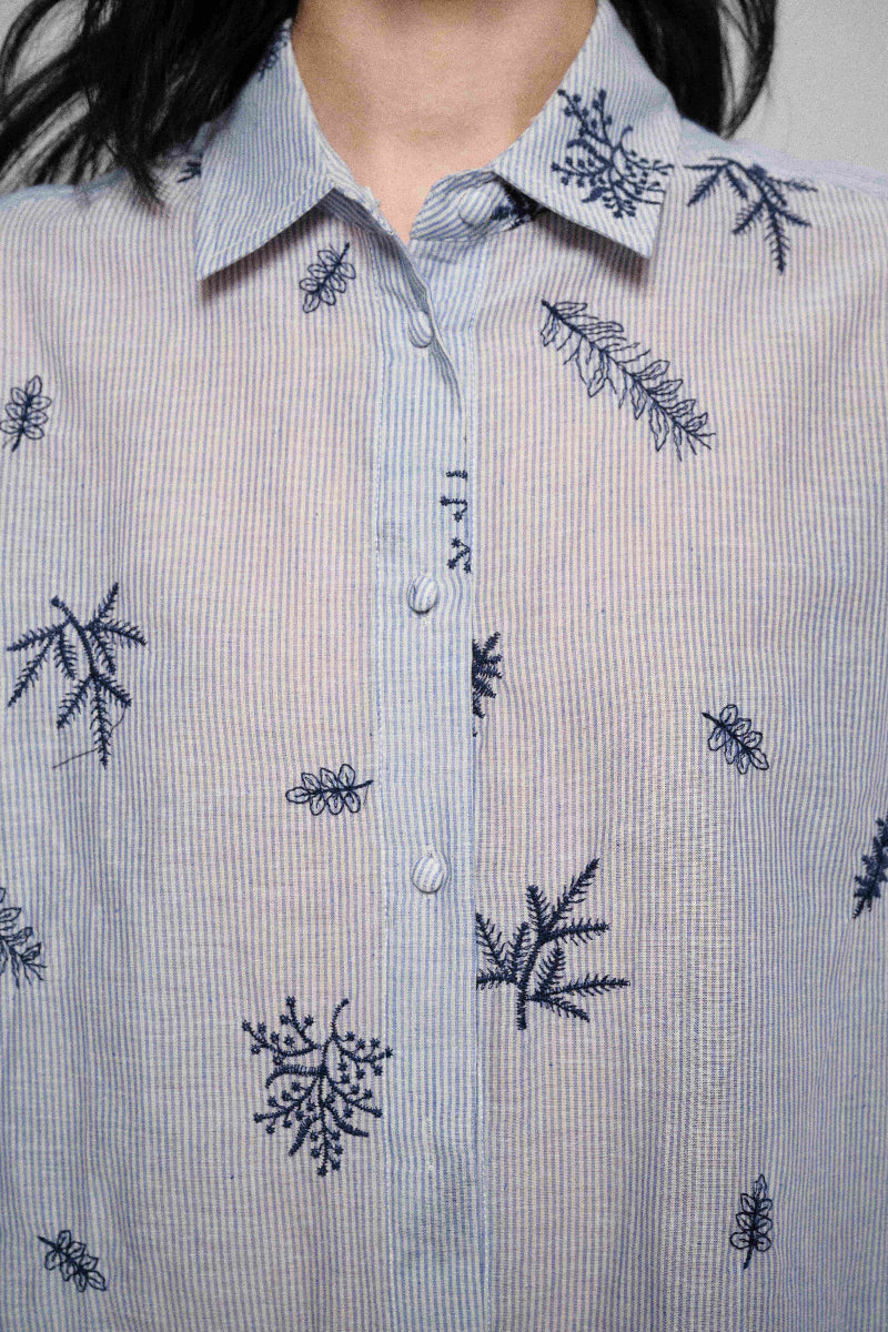 Chemise rayée brodée inspirée de la nature 100 % coton