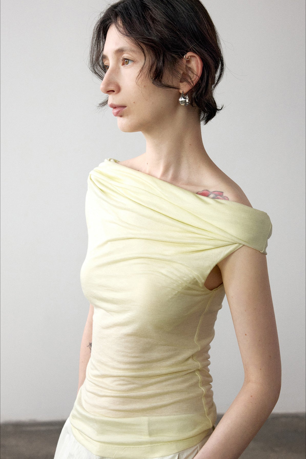 Lyocell blend smooth feel off-shoulder top | 5 color