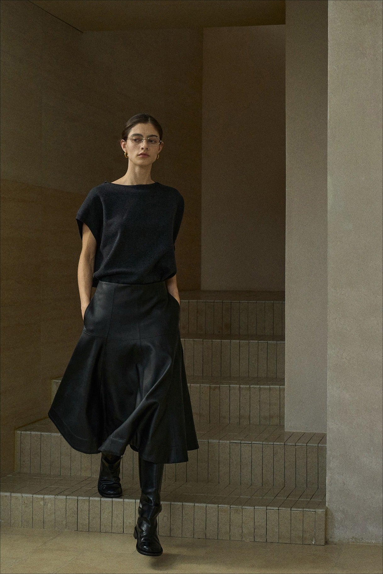Smooth big hem A-line PU skirt | 4 color