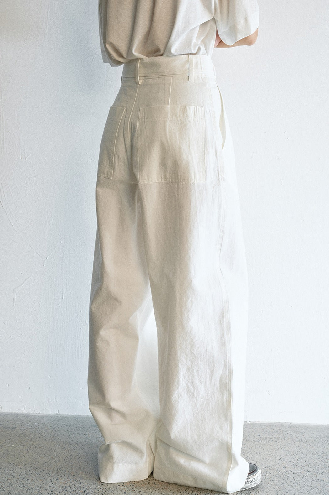 Cotton blend banana silhouette pants with a belt | 2 color