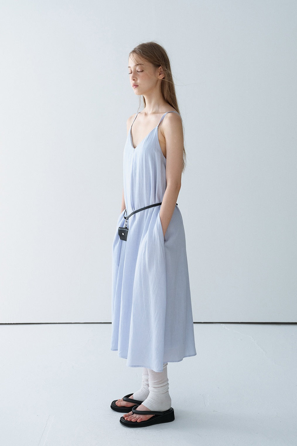 Lyocell blend linen V-neck loose fit strap dress | 3 color