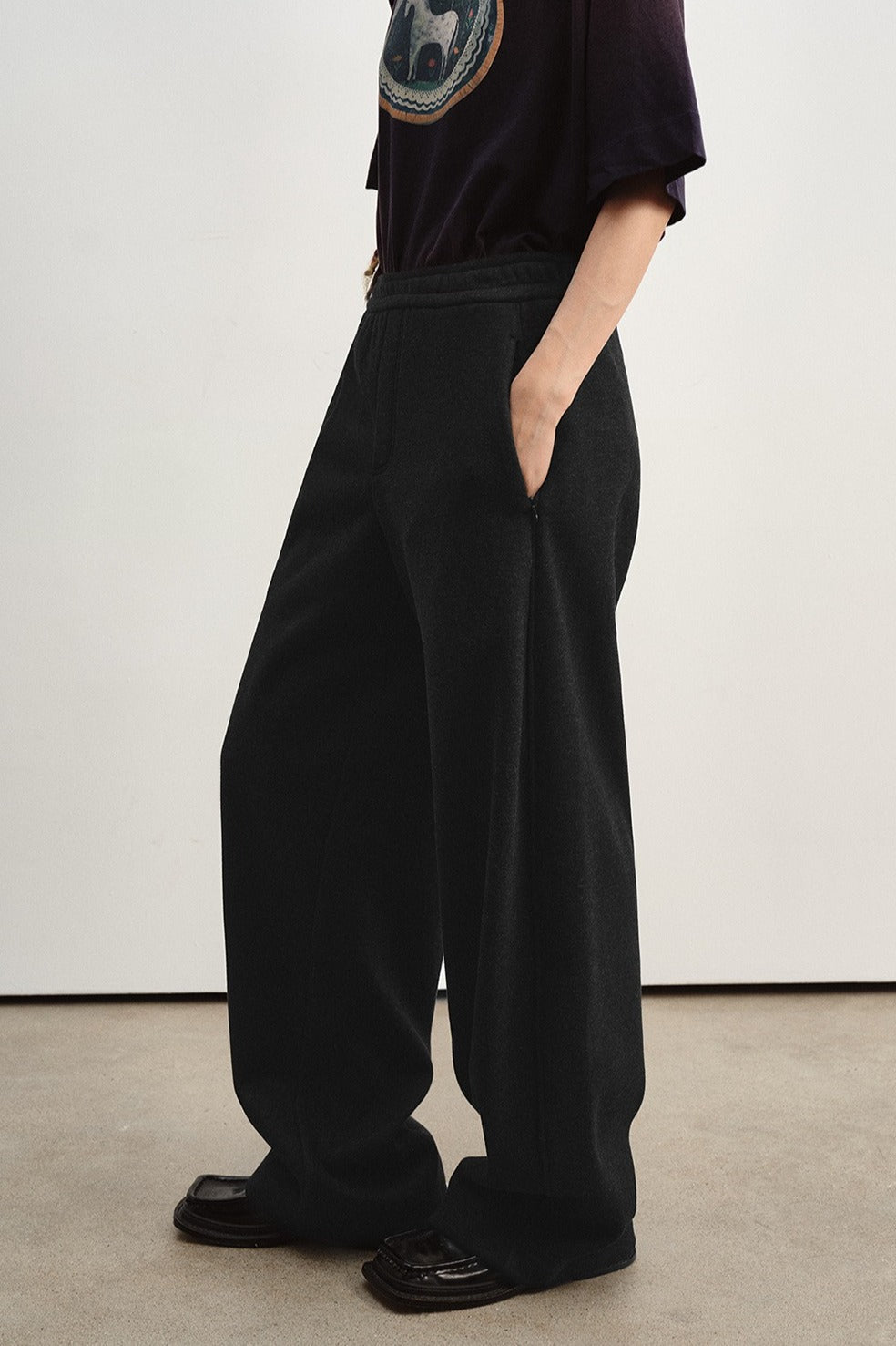 Relaxed-fit banana shaped sweat pants | 3 color