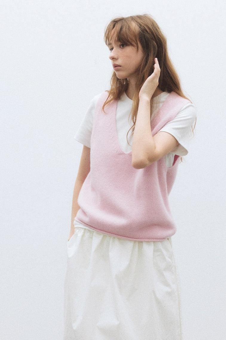 100% wool rolled edge v-neck vest | 4 color