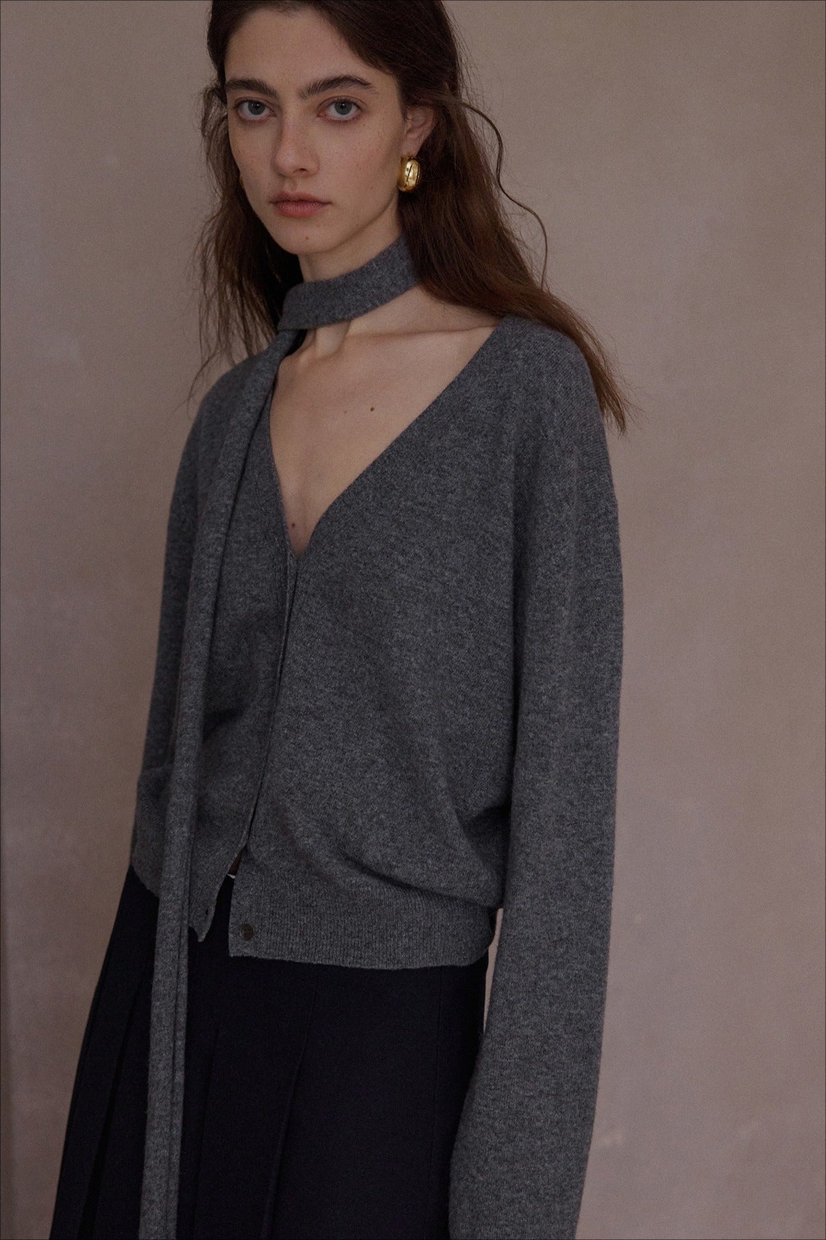 100% wool loose fit V-neck cardigan with a tie | 8 color
