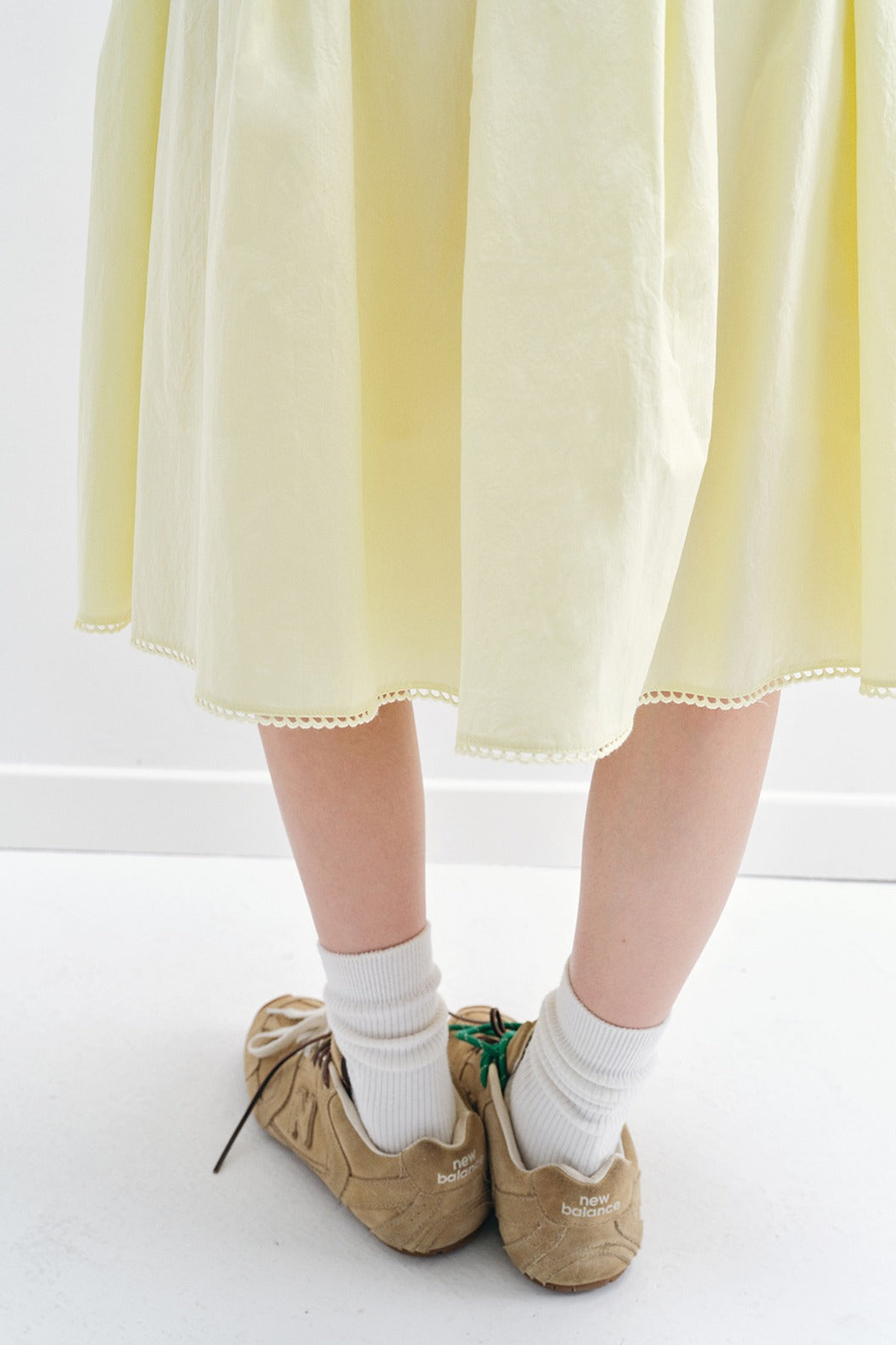 Textured cotton midi skirt with lace trim | 4 color