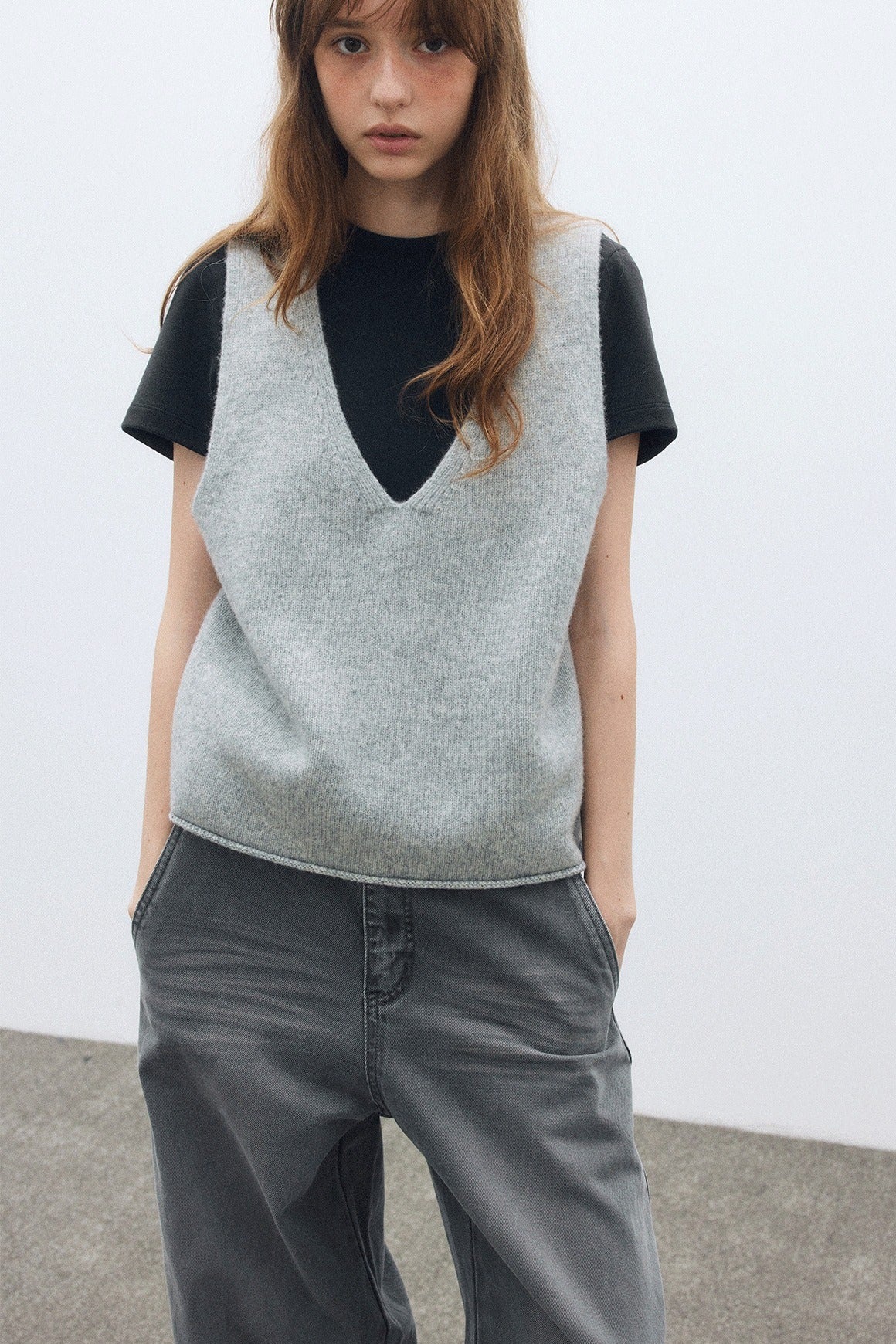 100% wool rolled edge v-neck vest | 4 color