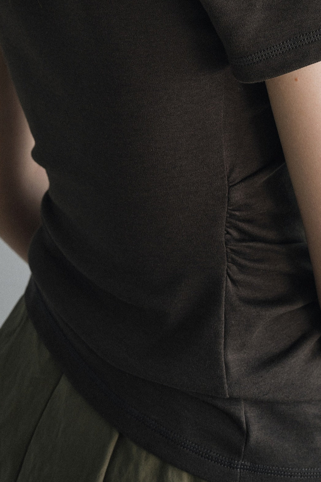 Cotton blend semi-high neck waisted t-shirt | 5 color