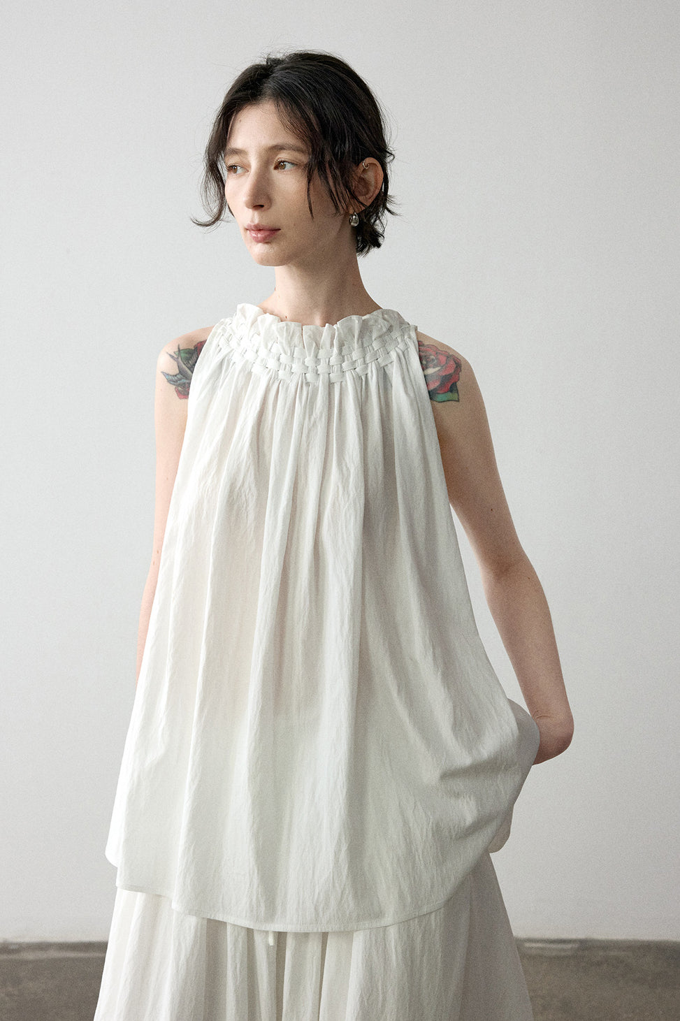 Viscose blend hand-crafted peplum neck vest | 4 color