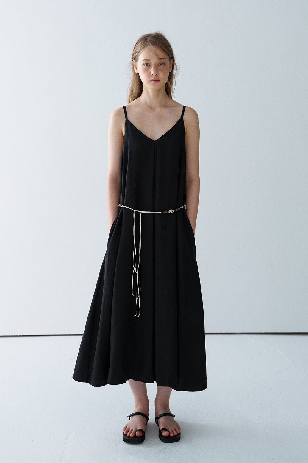 Lyocell blend linen V-neck loose fit strap dress | 3 color