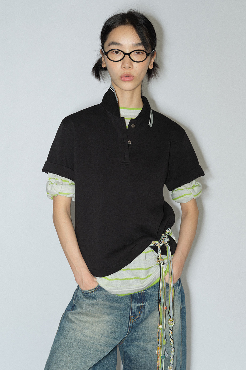 Camiseta polo clásica elástica de estilo moderno.