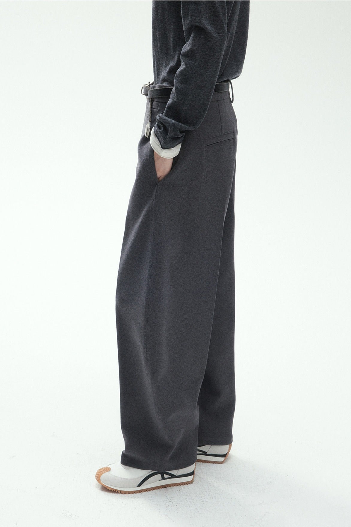 Sleek banana-shaped cropped suit pants | 4 color