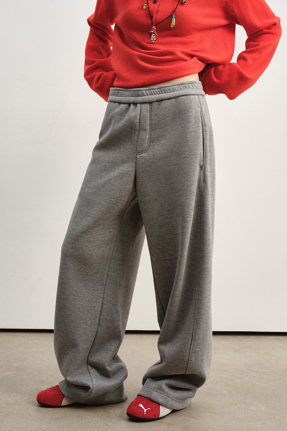 Relaxed-fit banana shaped sweat pants | 3 color