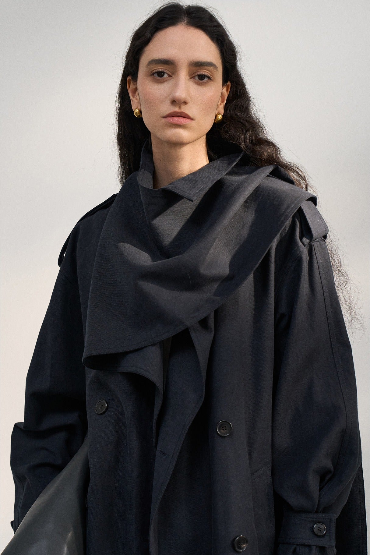 Gabardina romántica de largo medio con cuello de bufanda | 2 colores