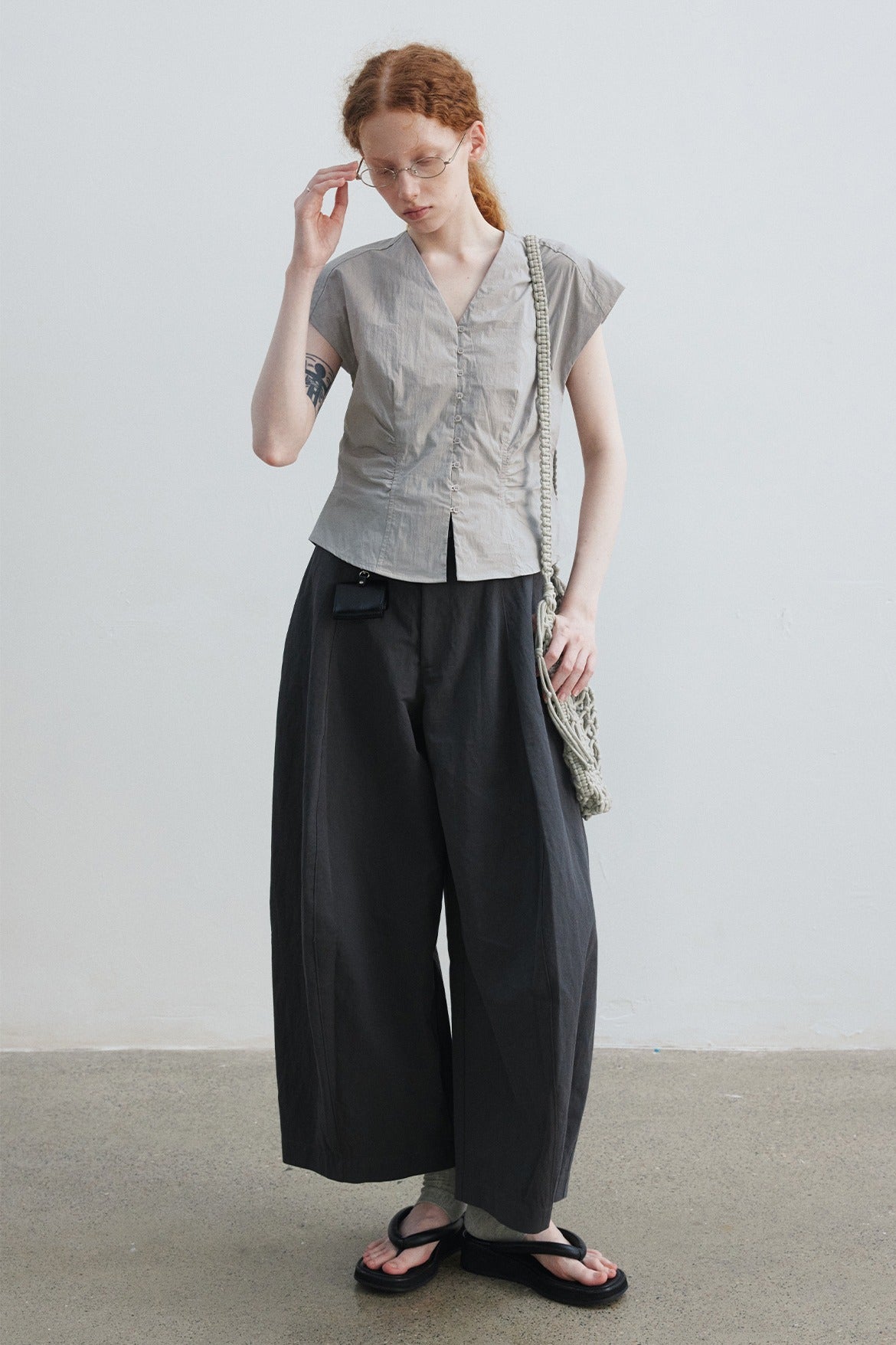 Cotton blend frying sleeve V-neck shirt | 4 color