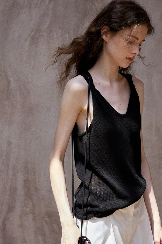 Wool containing twisted shoulder U-neck vest | 2 color