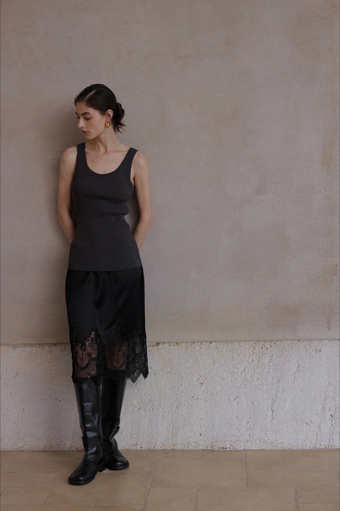 Falda de curry con borde bordado de encaje elegante de acetato