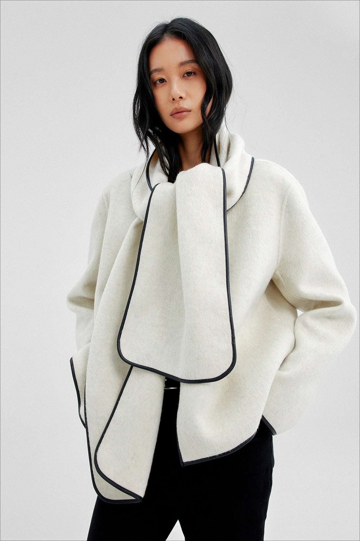 Wool-cashmere-silk loose fit V-neck jacket with a scarf