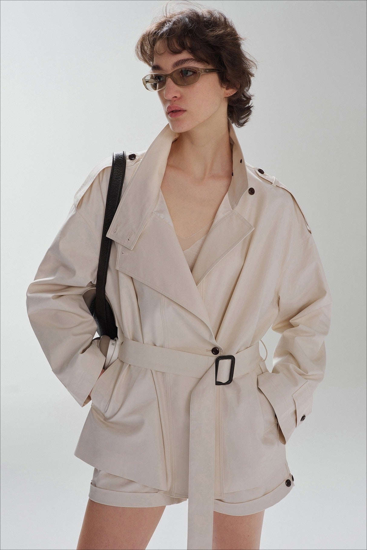 Gabardina corta de mezcla de algodón con cuello entallado | 2 colores