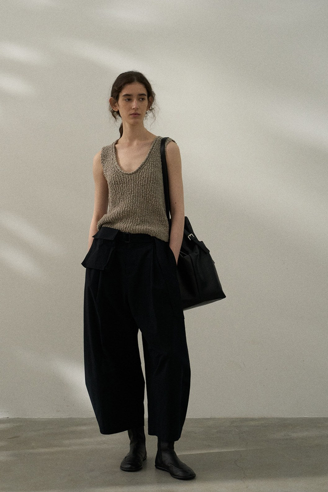 "Ohmi Bleach" cotton cocoon pants with waist-cinch bag | 2 color