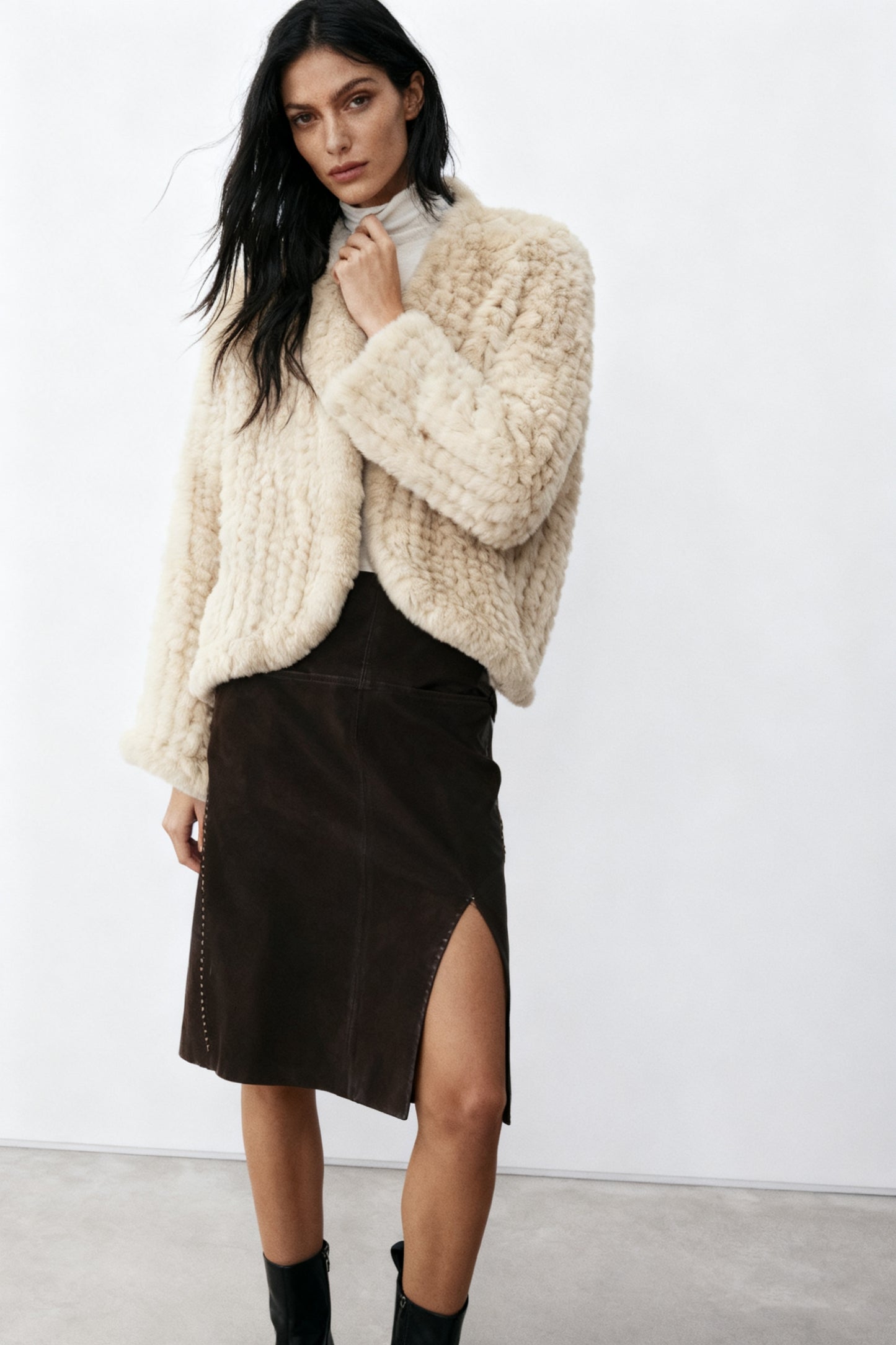 Chaqueta corta de peluche con estampado de conejo rex | 2 colores