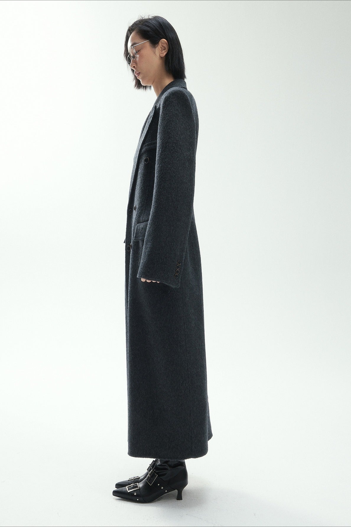 100% wool hourglass silhouette overcoat | 3 color