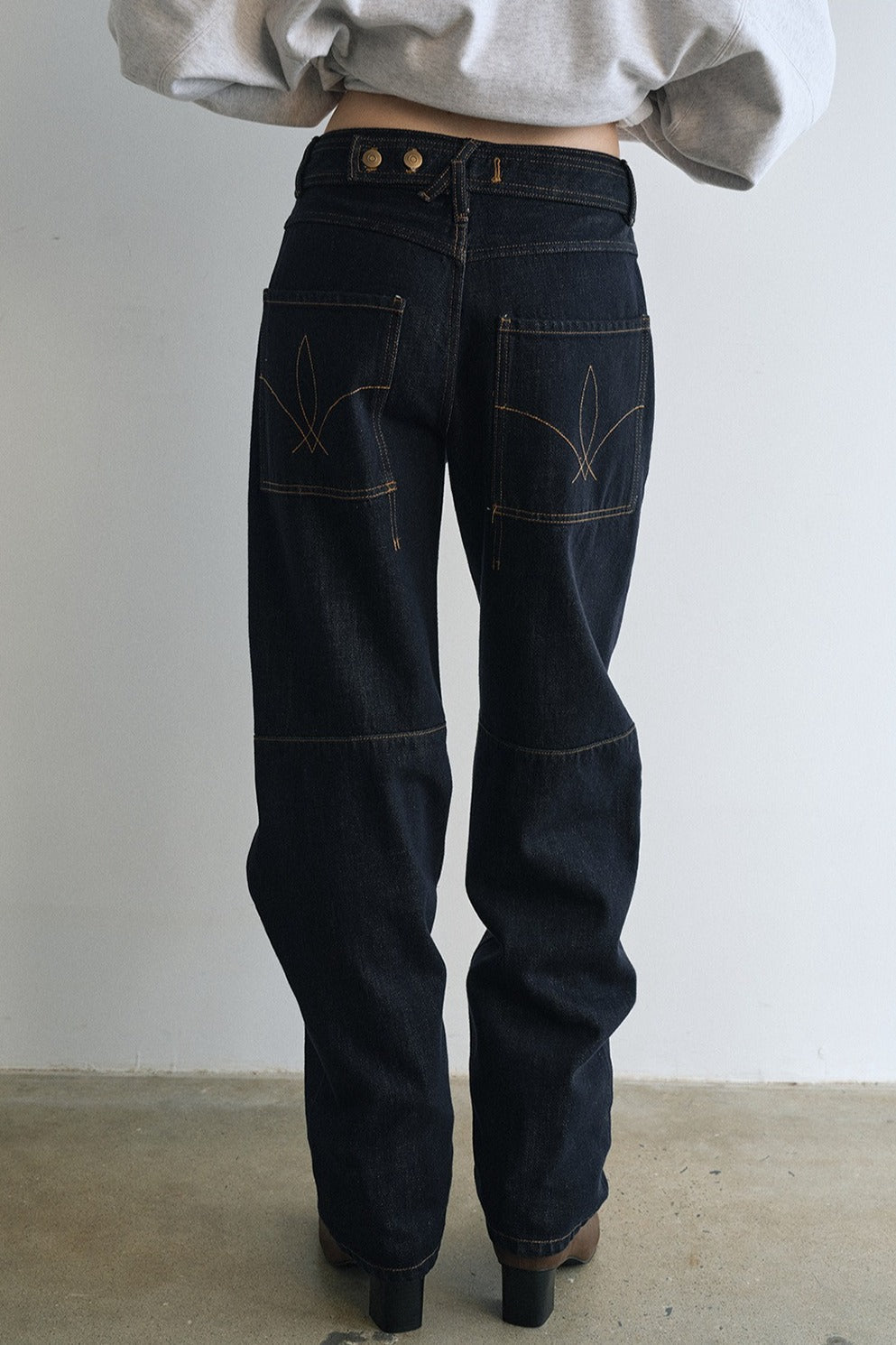 100% cotton adjustable back waist silhouetted jeans | 2 color