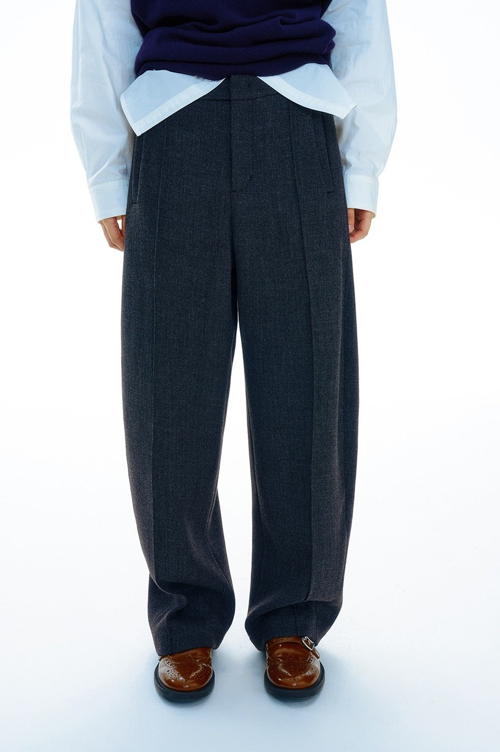 Clean-fit minimalist scimitar-shape trousers | 3 color