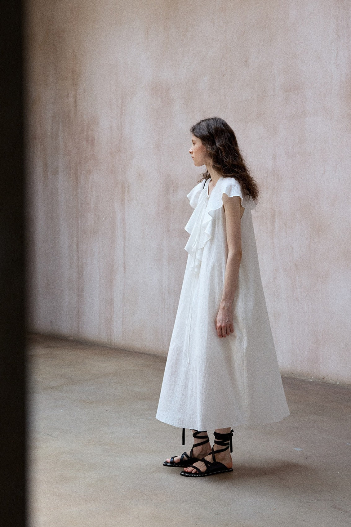 Cotton blend V-neck ruffled collar dress | 2 color