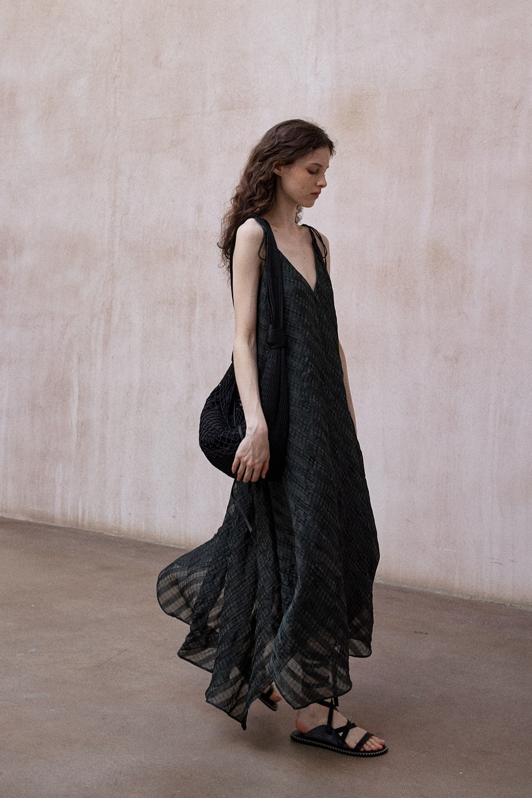 Irregular hem V-neck flowy dress | 2 color