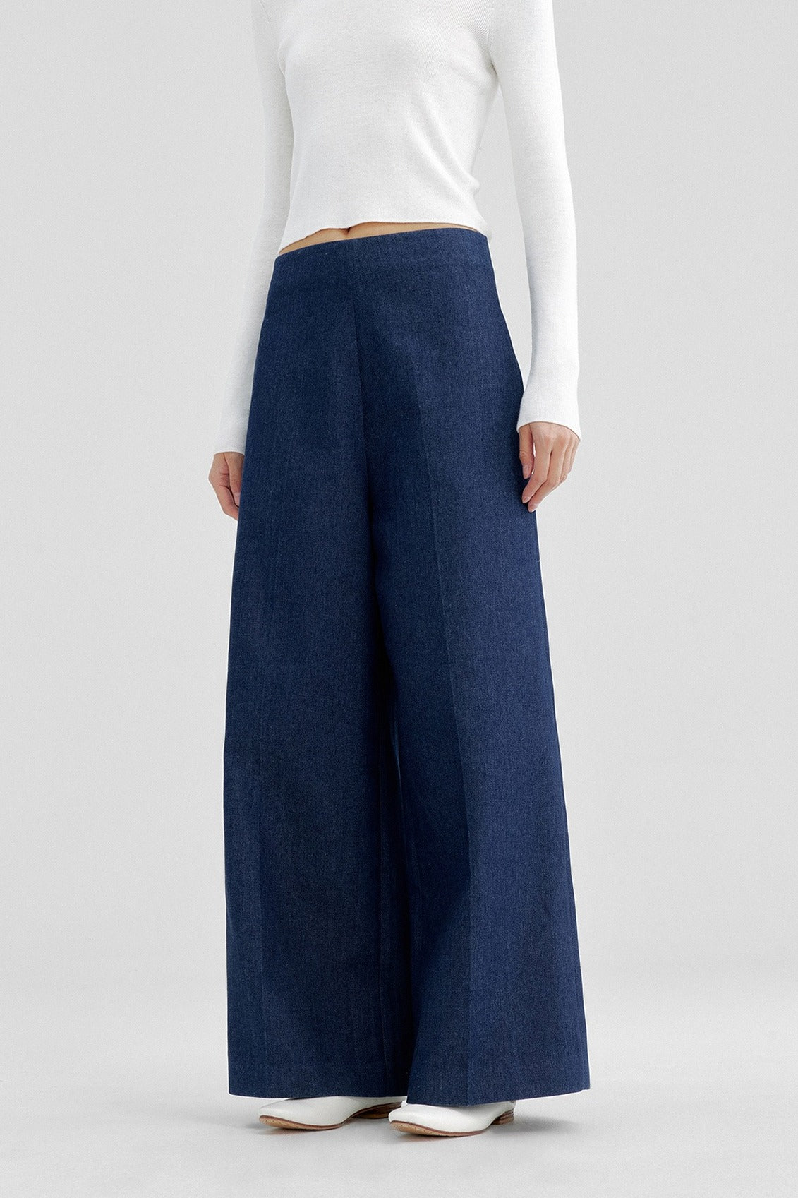 Cotton blend minimalist wide-leg jeans