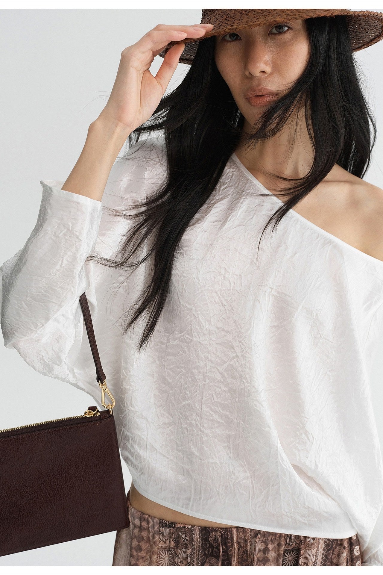 100% acetate luminous off-shoulder top | 2 color