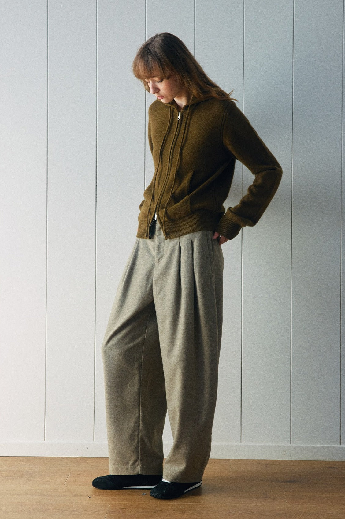 Cotton blend clean-fit silhouetted casual pants | 3 color