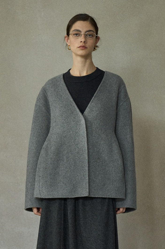 100% wool silhouetted V neck jacket with a scarf | 5 color