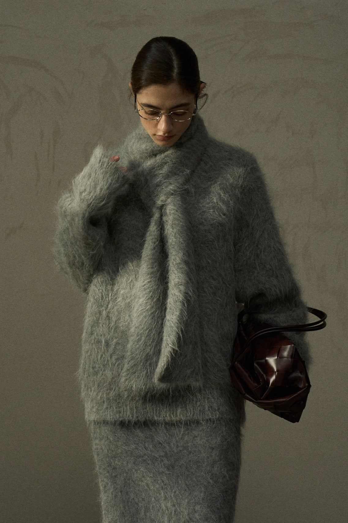 Pull oversize en laine d'alpaga mélangée à poils longs avec écharpe | 3 couleurs