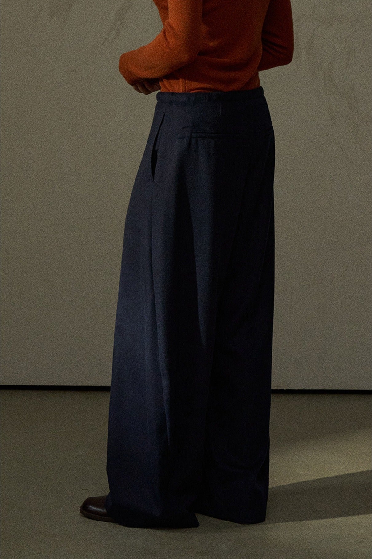 Languid wide-leg scimitar curve pants | 2 color