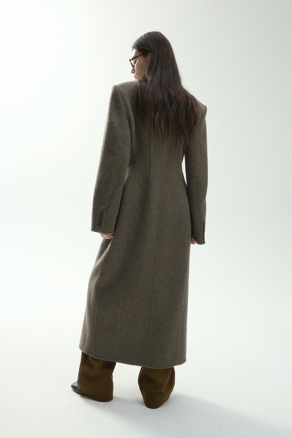 100% wool hourglass silhouette overcoat | 3 color