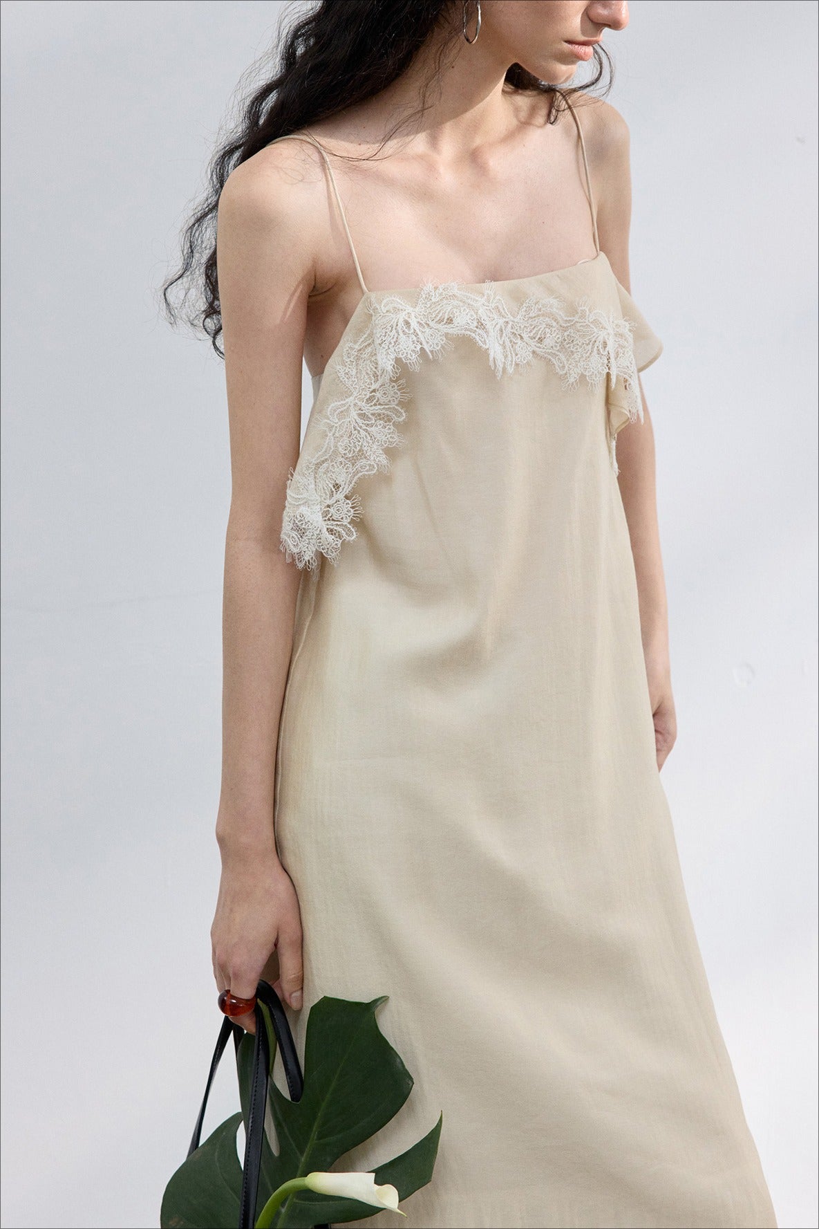 Lightweight lace trim raw-edge elegant dress with a belt | 3 color