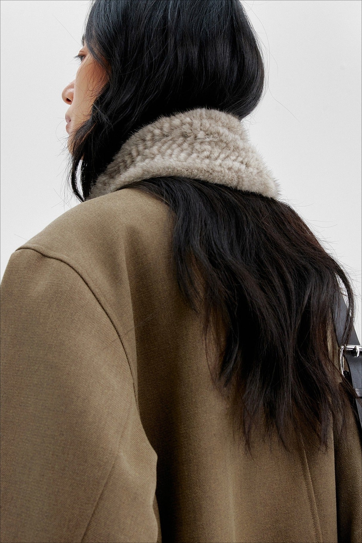 Relaxed fit stand collar silhouette trench coat