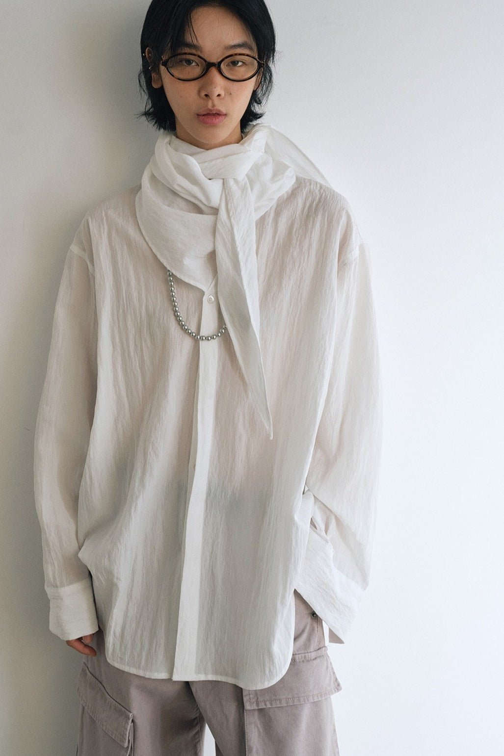 Lyocell-cotton scarf collar loose V-neck shirt | 3 color
