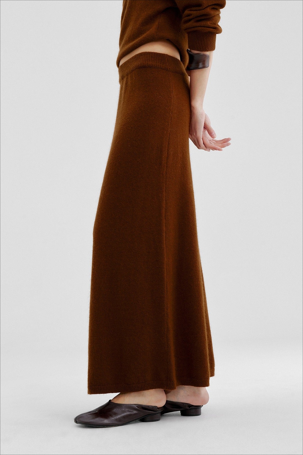 Soft and smooth flattering fit A-ling skirt | 2 color