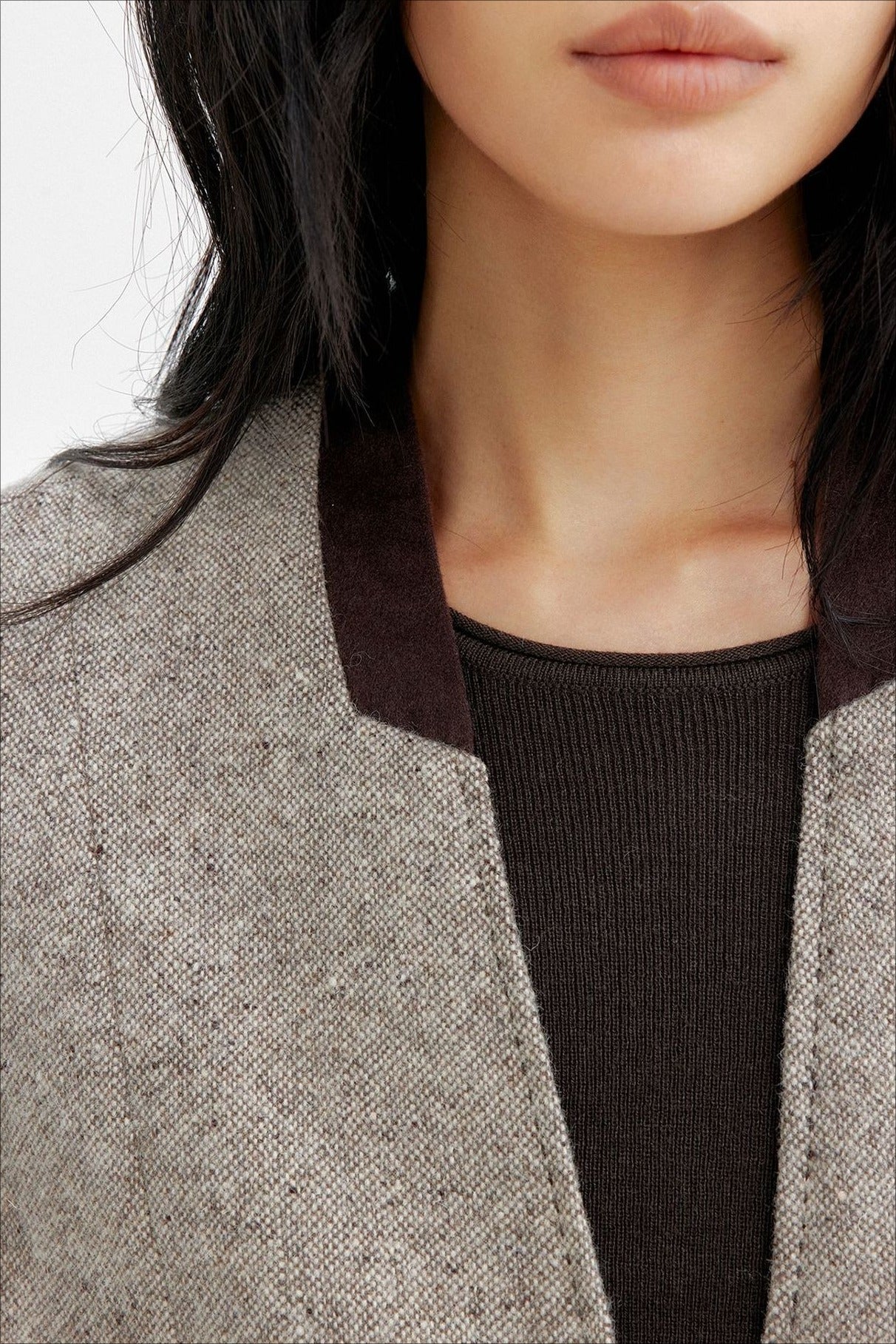 Wool contrasting color elegant mid-length jacket