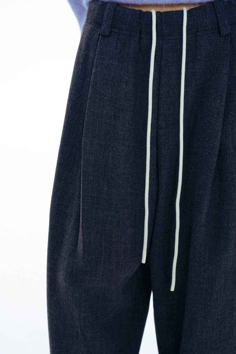 Heavy-weight wool-blend suiting cut into laid-back pants | 3 color
